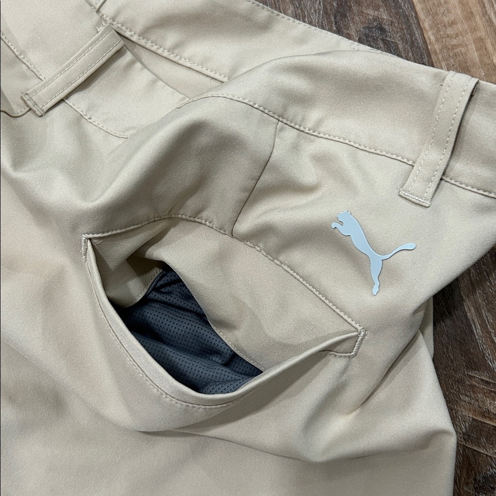 Puma Golf Shorts, Puma way 1 light khaki color, size US 34 waist lightweight - Picture 9 of 13